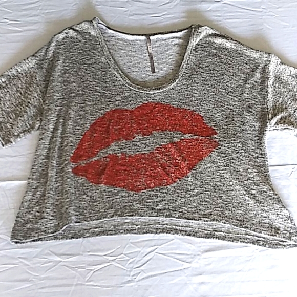 The Classic Cropped Graphic Sweater - Picture 3 of 7